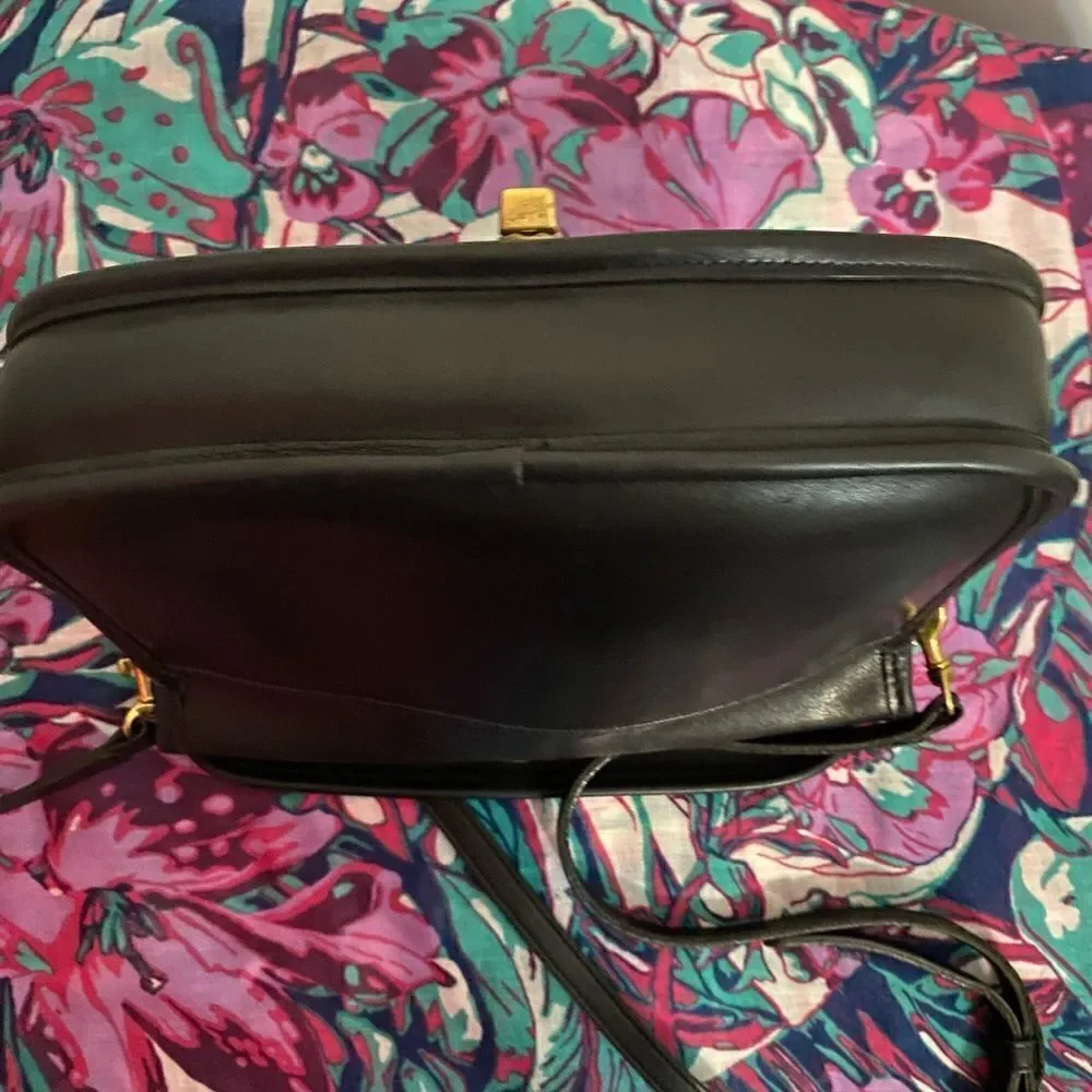 Coach 9755 Vintage 1980’s Black Leather crossbody bag